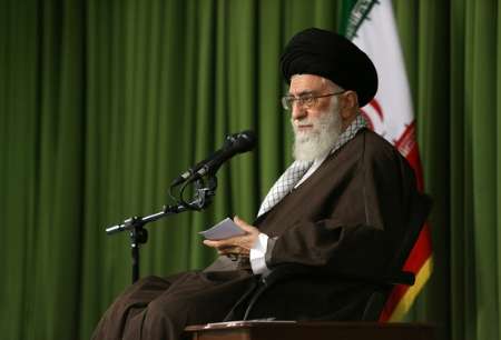 قائد الثورة الاسلامیة : الحوار مع امریكا حول قضایا المنطقة لامعني له قائد الثورة الاسلامیة : الحوار مع امریكا حول قضایا المنطقة لامعني له
