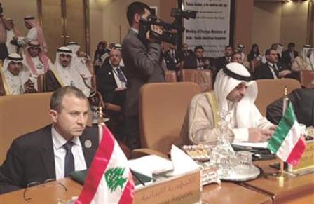 وزير الخارجية اللبناني يدعو العرب لمنع رفع العلم الصهيوني فوق المسجد الأقصي وزير الخارجية اللبناني يدعو العرب لمنع رفع العلم الصهيوني فوق المسجد الأقصي