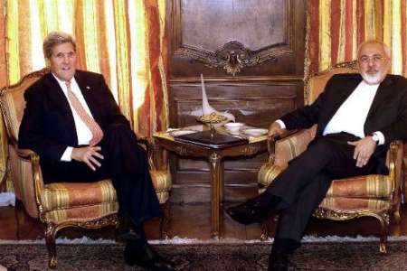 ظريف وكيري يبحثان بشان كيفية الغاء العقوبات ظريف وكيري يبحثان بشان كيفية الغاء العقوبات