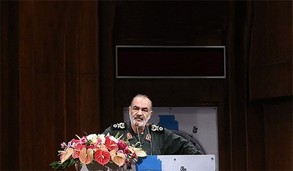 العميد سلامي: نعزز ونحدث قدراتنا الدفاعية علي مدار الساعة العميد سلامي: نعزز ونحدث قدراتنا الدفاعية علي مدار الساعة