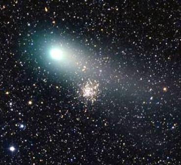 دنباله دار كاتالينا 29 آبان در آسمان ايران و كاشان قابل مشاهده است