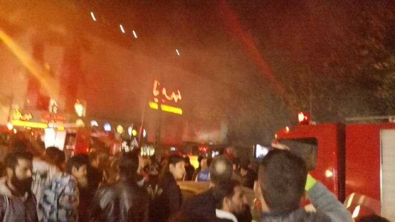 آتش سوزي كارگاه مكانيكي در قصرالدشت تهران/سه خودرو طعمه حريق شد آتش سوزي كارگاه مكانيكي در قصرالدشت تهران/سه خودرو طعمه حريق شد
