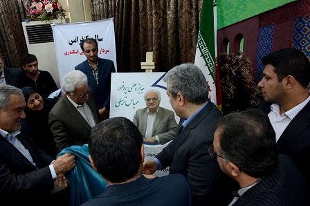 با حضور معاون رئيس جمهوري جايزه علمي پروفسور ترسلي در اهواز رونمايي شد با حضور معاون رئيس جمهوري جايزه علمي پروفسور ترسلي در اهواز رونمايي شد