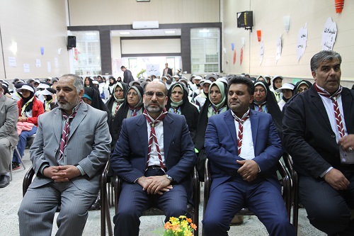 دانش آموزان فعاليت تشكل ها را در سه هزار مدرسه اداره مي كنند دانش آموزان فعاليت تشكل ها را در سه هزار مدرسه اداره مي كنند