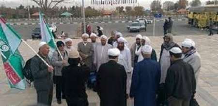 انضمام اول قافلة من المسلمين السنة الايرانيين الي زوار اربعينية الامام الحسين (ع ) انضمام اول قافلة من المسلمين السنة الايرانيين الي زوار اربعينية الامام الحسين (ع )