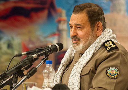 اللواء فيروز آبادي: ينبغي الاشادة بخطوة بوتين في ضرب داعش اللواء فيروز آبادي: ينبغي الاشادة بخطوة بوتين في ضرب داعش