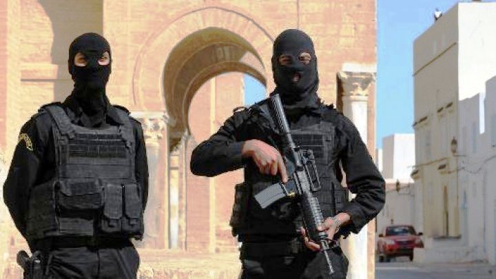 كشف انبار سلاح و بازداشت 2 تروریست در تونس توسط نیروهای امنیتی