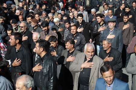 عزاداران اربعین حسینی در تربت حیدریه به خیابان ها آمدند