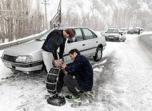 تردد در مسیرهای اسالم و پونل به خلخال با زنجیرچرخ امكانپذیر است