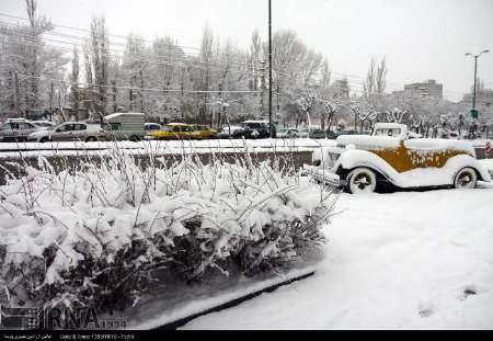مدارس همدان به علت ریزش برف و سرما در نوبت صبح دوشنبه تعطیل شد
