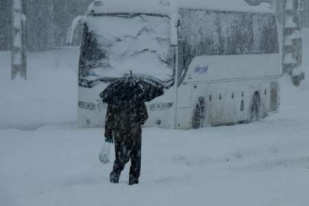 برف و سرما مدارس تمامي شهرهاي جنوب آذربايجان غربي را به تعطيلي كشاند