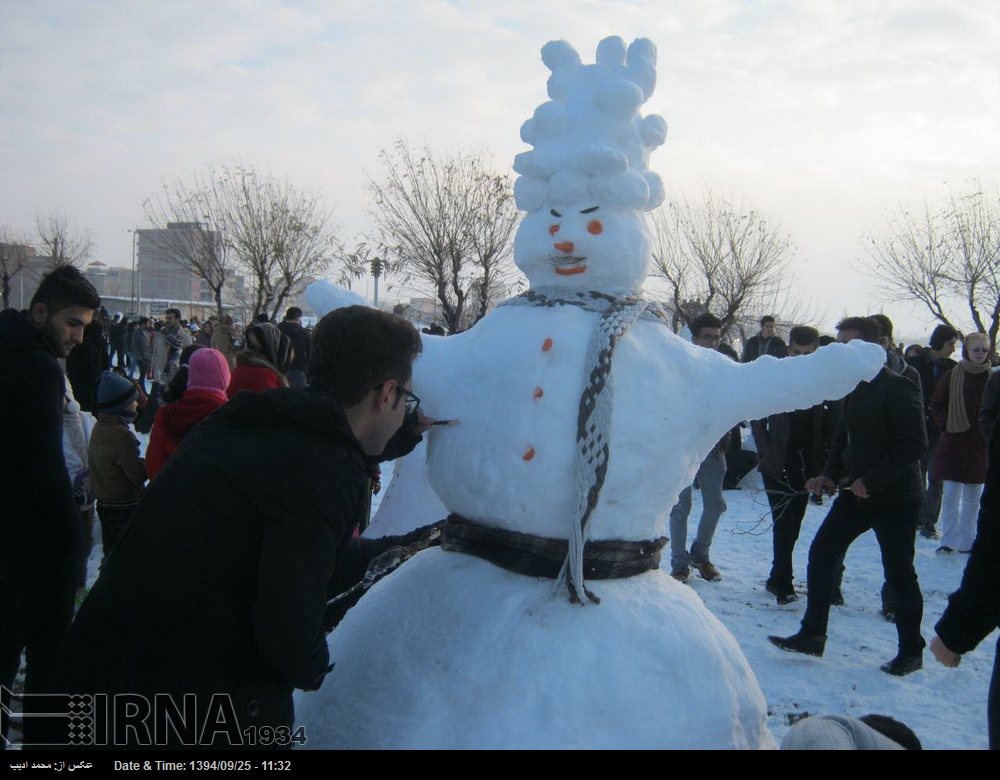 جشنواره ساخت تندیس های برفی در بوکان