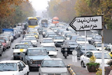 اتلاف وقت و آلودگي هوا دو معضل مهم ترافيك كلانشهر مشهد