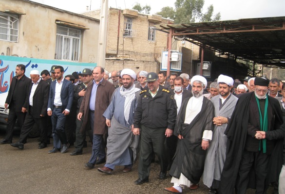 نمازگزاران پلدختري دراعتراض به قتل عام شيعيان نيجريه راهپيمايي كردند نمازگزاران پلدختري دراعتراض به قتل عام شيعيان نيجريه راهپيمايي كردند