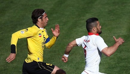 ليگ برتر فوتبال؛ برتري سپاهان در نيمه نخست ديدار با پديده ليگ برتر فوتبال؛ برتري سپاهان در نيمه نخست ديدار با پديده