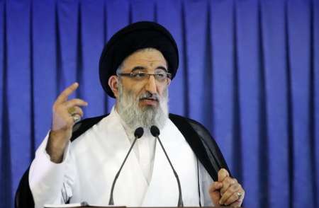 امام جمعه كرج:كشتار شیعیان نیجریه قلب انسان های آزاده را به درد آورد امام جمعه كرج:كشتار شیعیان نیجریه قلب انسان های آزاده را به درد آورد