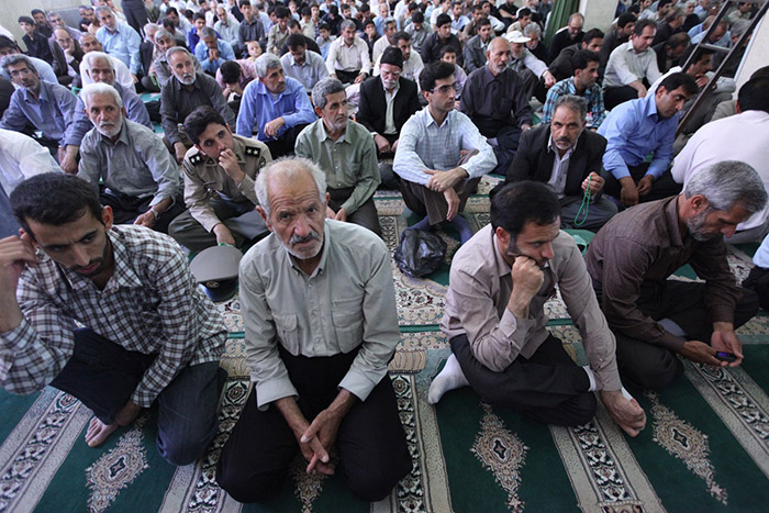 امام جمعه موقت جوانرود: زكات بايد به نيازمندان واقعي پرداخت شود امام جمعه موقت جوانرود: زكات بايد به نيازمندان واقعي پرداخت شود