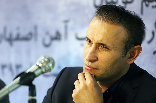 گل محمدي: اشتباهات داوري عامل شكست ذوب آهن بود گل محمدي: اشتباهات داوري عامل شكست ذوب آهن بود