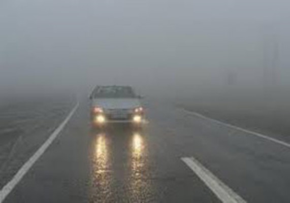 مه گرفتگی و بارش برف در محورهای ارتباطی لرستان مه گرفتگی و بارش برف در محورهای ارتباطی لرستان