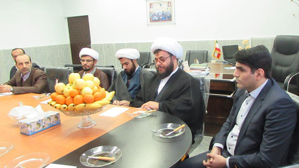 نشست هم انديشي اساتيد حوزه و دانشگاه در كنگاور برگزار شد نشست هم انديشي اساتيد حوزه و دانشگاه در كنگاور برگزار شد