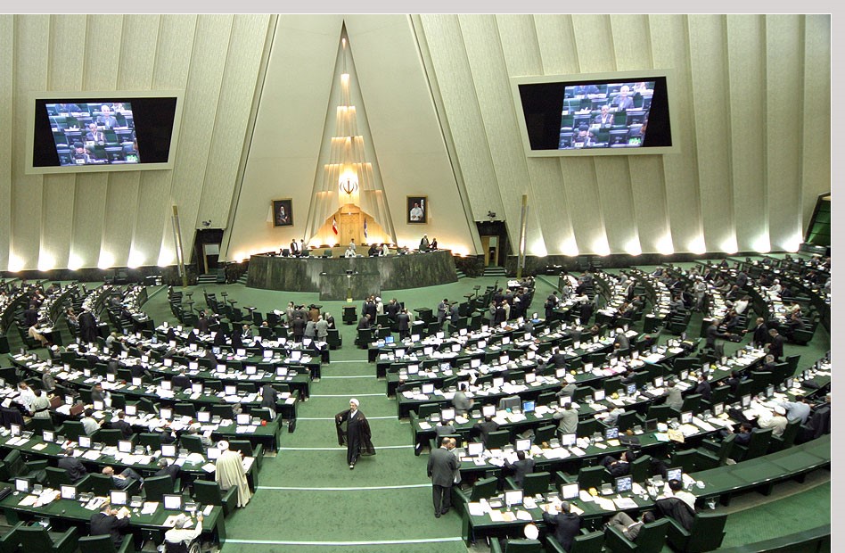 سه داوطلب دهمین دوره مجلس شورای اسلامی در دهلران ثبت نام كردند سه داوطلب دهمین دوره مجلس شورای اسلامی در دهلران ثبت نام كردند