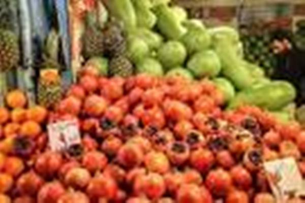 نظارت كامل بر بازار شب يلدا / برخورد با واحدهاي صنفي متخلف نظارت كامل بر بازار شب يلدا / برخورد با واحدهاي صنفي متخلف