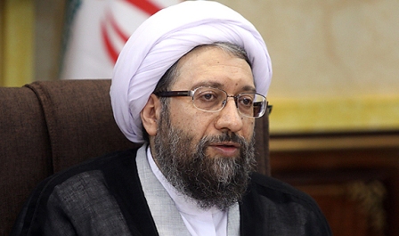 عده ای در آستانه انتخابات به دنبال دو قطبی كردن جامعه هستند/ برخی قانون اساسی را با تخیلات خود تفسیر می كنند عده ای در آستانه انتخابات به دنبال دو قطبی كردن جامعه هستند/ برخی قانون اساسی را با تخیلات خود تفسیر می كنند