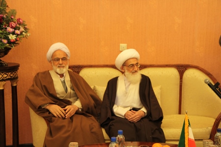 آيت الله نوري همداني: پيشينه استان مركزي درعلم و جهاد درخشان است آيت الله نوري همداني: پيشينه استان مركزي درعلم و جهاد درخشان است
