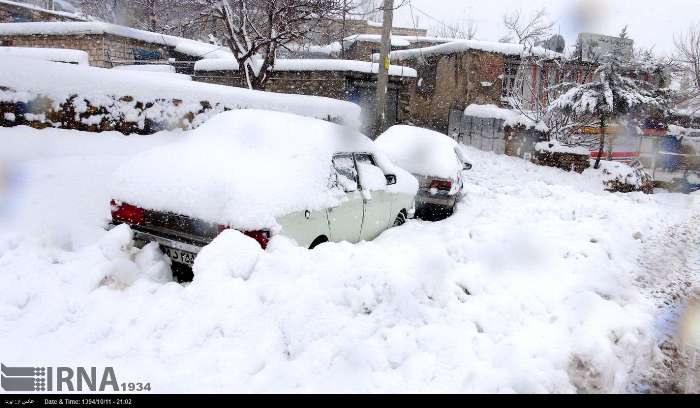 بسته شدن راه های ارتباطی  برخی مناطق /نیروهای امدادی آماده خدمات رسانی هستند