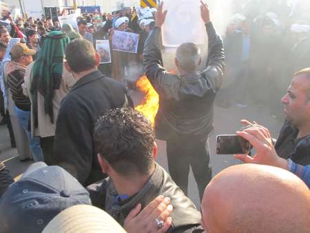 Angry protesters break into Saudi embassy in Baghdad Angry protesters break into Saudi embassy in Baghdad