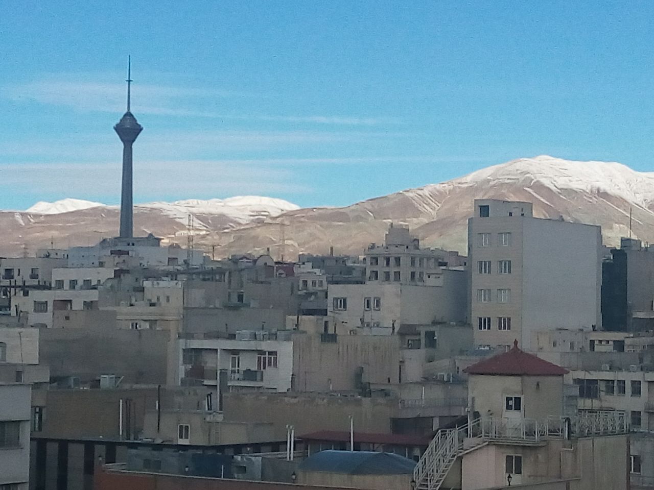 شاخص كيفيت هواي تهران در شرايط سالم قرار دارد شاخص كيفيت هواي تهران در شرايط سالم قرار دارد