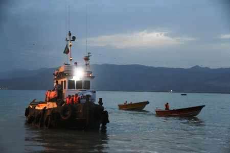 A boat with six crew members rescued in Persian Gulf A boat with six crew members rescued in Persian Gulf