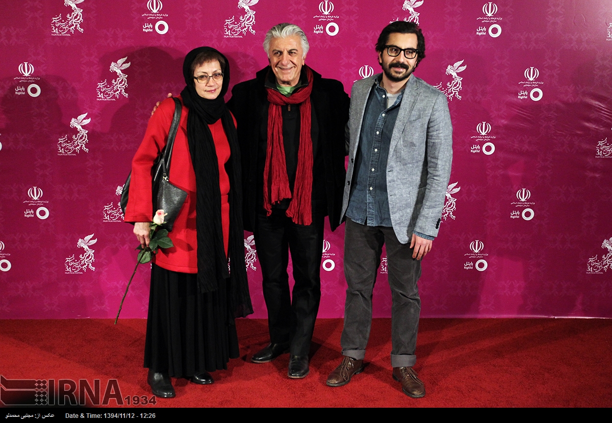 Reza Kianian honored in opening of Fajr Film Festival