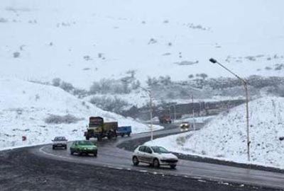 بارش برف در اكثر محورهای كشور/ تردد در استان اردبیل با زنجیر چرخ