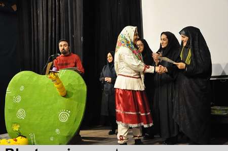 برگزيدگان جشنواره طنز سيب استان اردبيل معرفي شدند