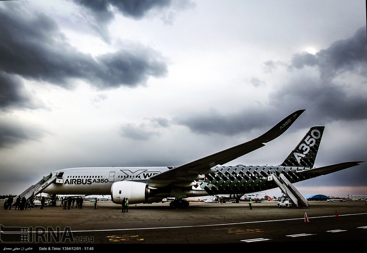 فرود هواپیمای ایرباس A350 XWB در فرودگاه مهرآباد