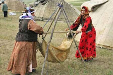 كاهش جمعيت عشايري زنگ خطري براي كشور است