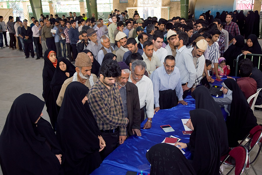 انتخابات مجلس شورای اسلامی و خبرگان رهبری در استان كرمانشاه آغاز شد