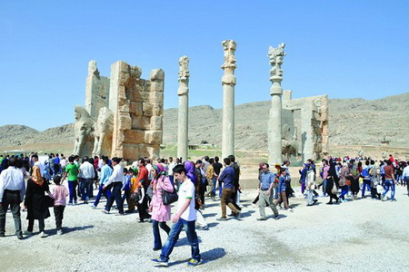 پيش بيني سفر هشت هزار گردشگر خارجي به فارس تا پايان فروردين 95