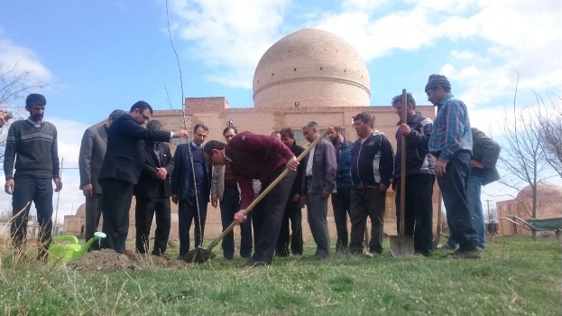 طرح احياي باغ سنتي بقعه شيخ حيدر كلخوران اردبيل آغاز شد