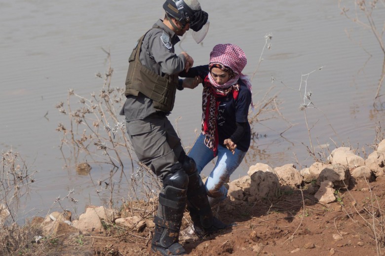 بازداشت دختر جوان فلسطيني در جنوب نابلس