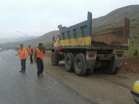 واژگونی پژو پارس در كنگاور یك كشته و سه مصدوم بر جای گذاشت