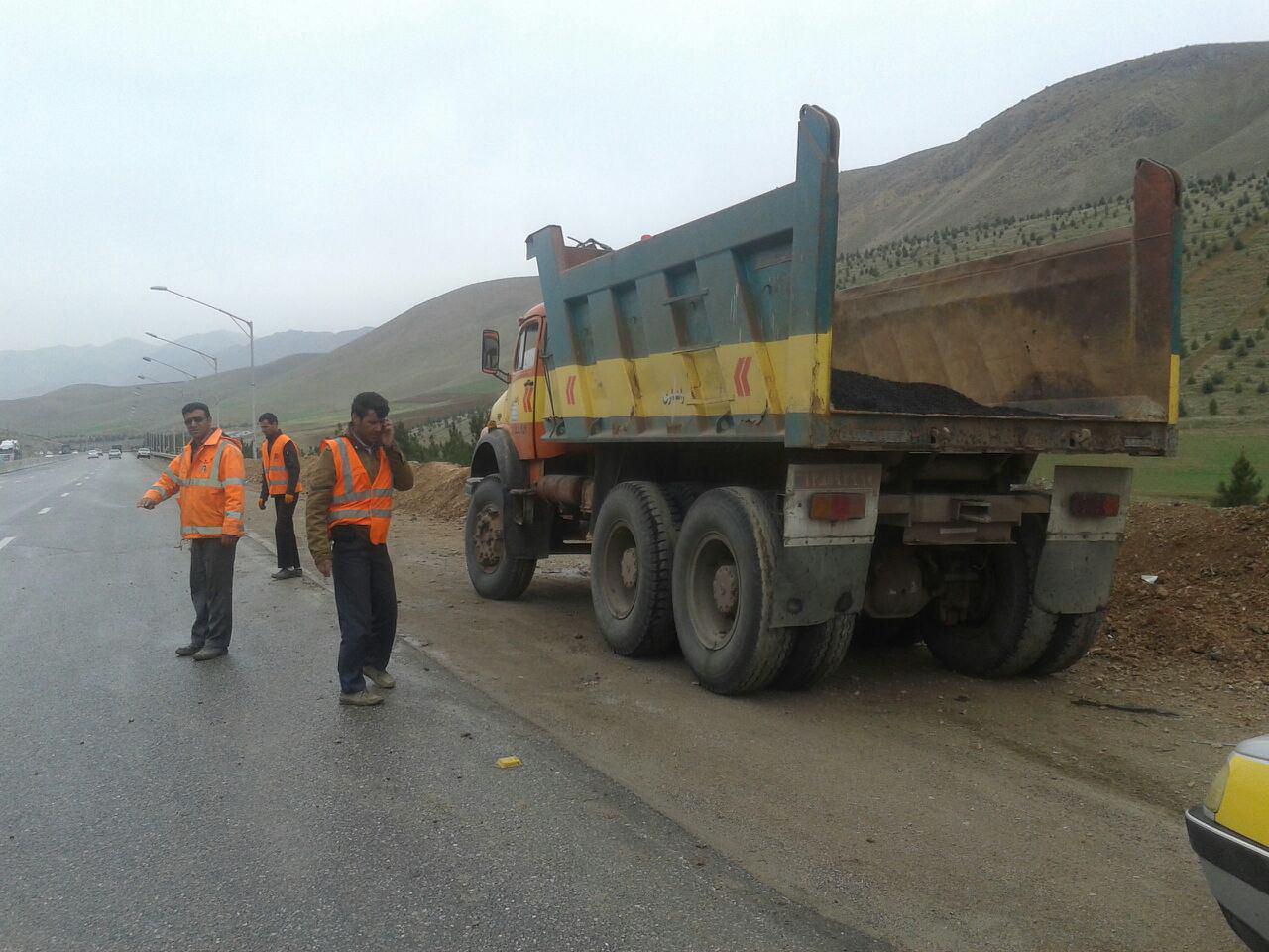 واژگونی پژو پارس در كنگاور یك كشته و سه مصدوم بر جای گذاشت