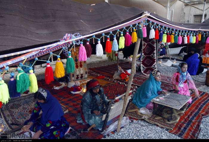 جشنواره آيين هاي بومي نوروزي در روستاي دورك شهرستان كيار برگزار شد