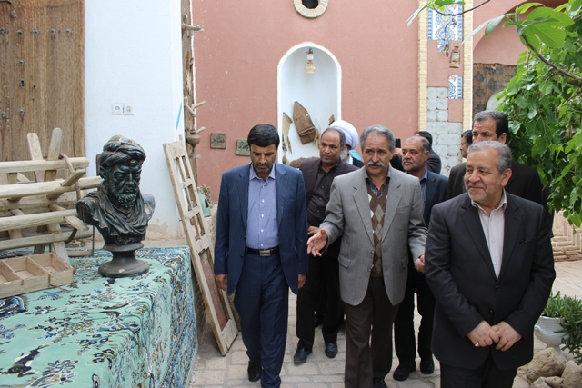 استاندار اصفهان: گردشگري استان در برنامه بلند مدت توسعه مي يابد استاندار اصفهان: گردشگري استان در برنامه بلند مدت توسعه مي يابد
