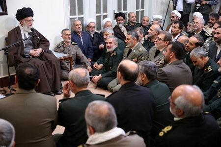 قائد الثورة يدعو الي تعزيز القدرة العملياتية والدافع المعنوي للقوات المسلحة قائد الثورة يدعو الي تعزيز القدرة العملياتية والدافع المعنوي للقوات المسلحة