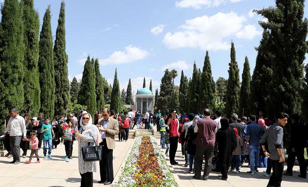 سعدی مظهر كمال در سراسر ادبیات پارسی است