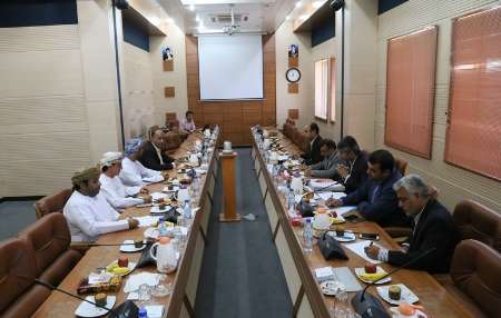 مسؤولو محافظتي هرمزكان ومسندم العمانية يتابعون تنفيذ مذكرات التفاهم مسؤولو محافظتي هرمزكان ومسندم العمانية يتابعون تنفيذ مذكرات التفاهم