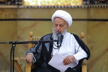 آية الله مكارم شيرازي: ينبغي حل قضايا الحرمين الشريفين بشكل كامل آية الله مكارم شيرازي: ينبغي حل قضايا الحرمين الشريفين بشكل كامل