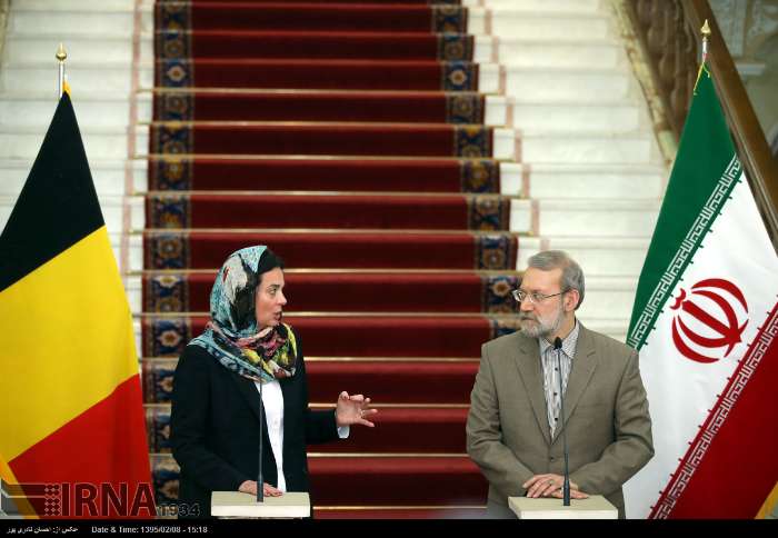 لاريجاني: ايران وبلجيكا تؤكدان علي رفع الحواجز الاقتصادية لاريجاني: ايران وبلجيكا تؤكدان علي رفع الحواجز الاقتصادية
